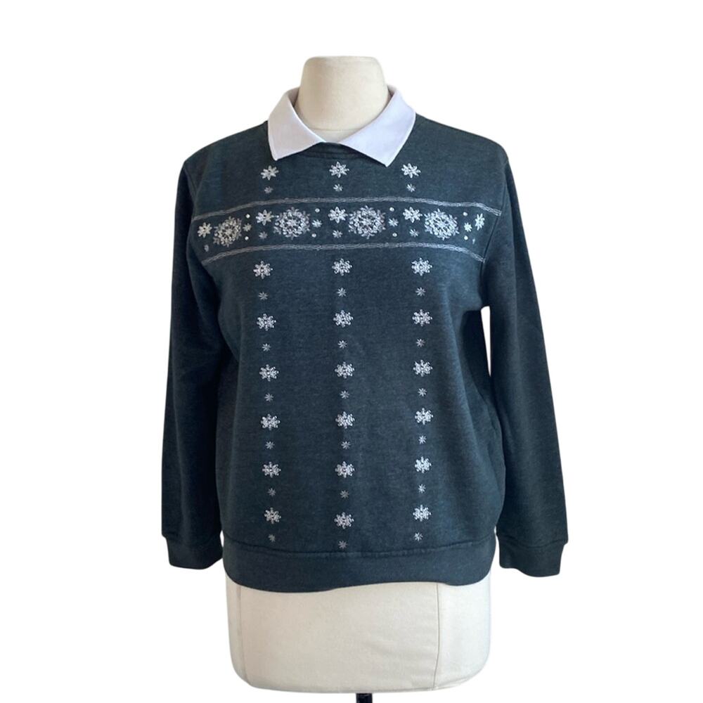 VINTAGE Holiday Sweatshirt Womens Sz Small Petite Grey Snowflakes Winter
